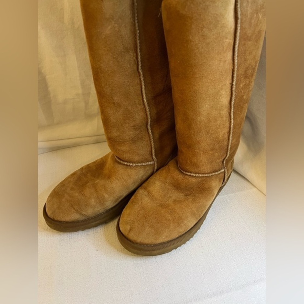 UGG boots size W7